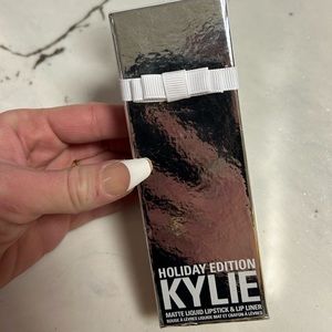 Kylie Cosmetics Holiday Edition Lip Kit Ornament